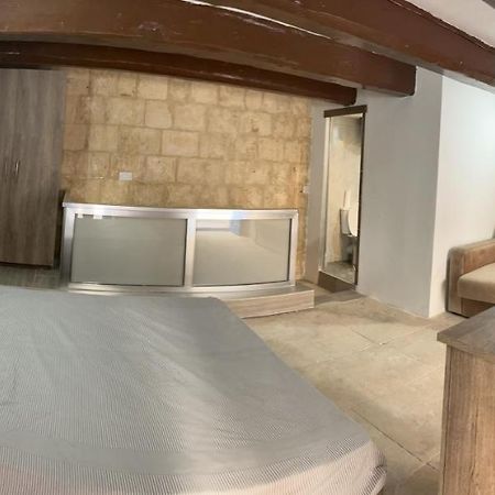 Traditional Townhouse In The Hearth Of Valletta Villa Exterior foto