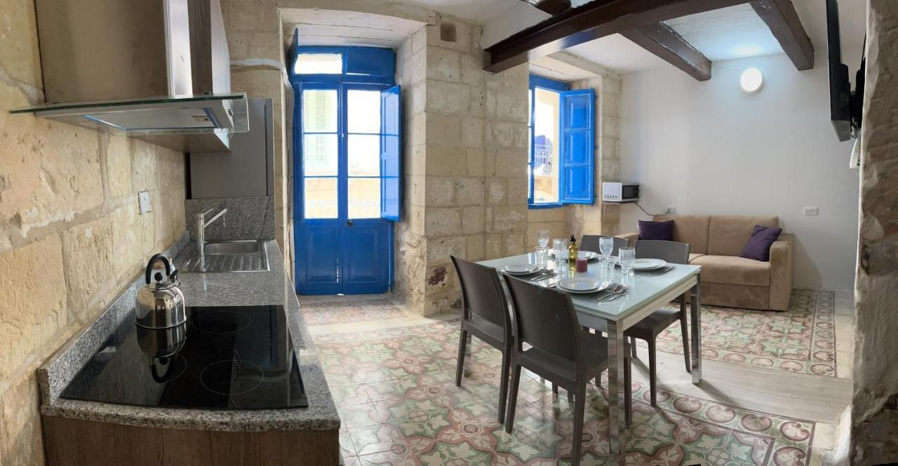 Traditional Townhouse In The Hearth Of Valletta Villa Exterior foto