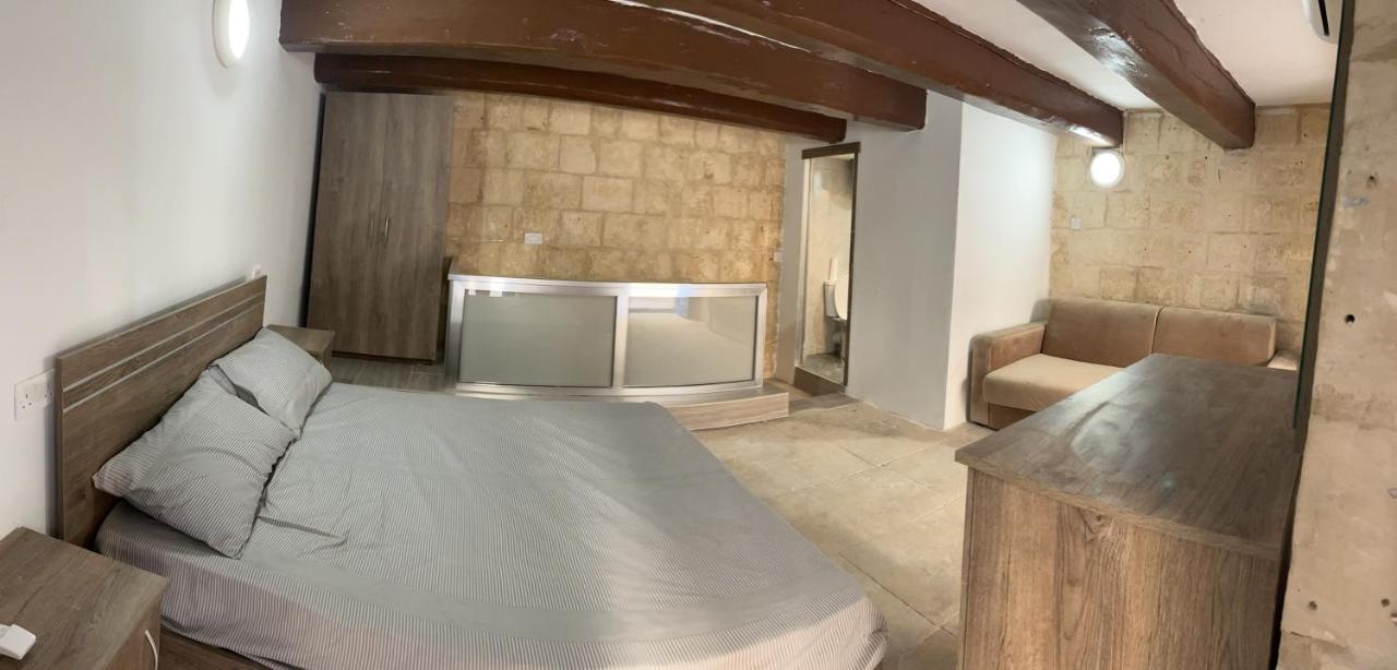 Traditional Townhouse In The Hearth Of Valletta Villa Exterior foto