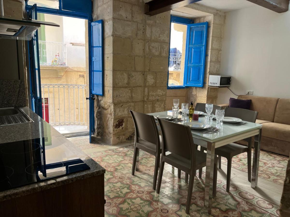 Traditional Townhouse In The Hearth Of Valletta Villa Exterior foto